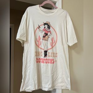 Lotus Fashion “Long Live Cowgirls” Graphic Tee NWT